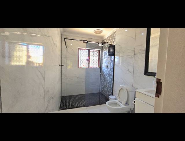3 BEDROOM SIMPLEX FOR SALE IN MALVERN